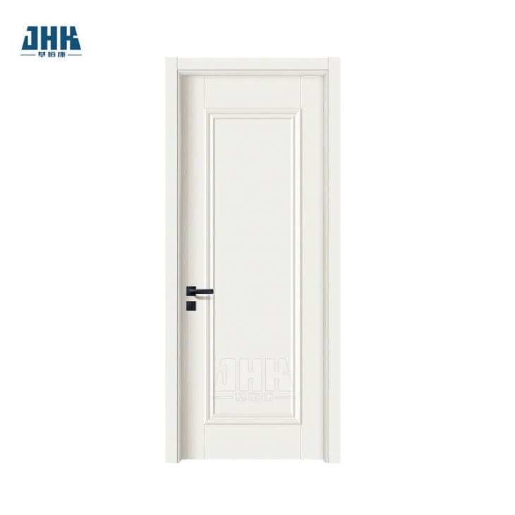 Porta de madeira de fundo branco com núcleo oco barato